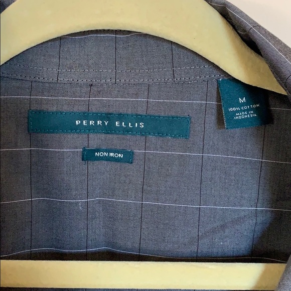 Perry Ellis bundle of two men’s long sleeve shirts - Picture 4 of 7